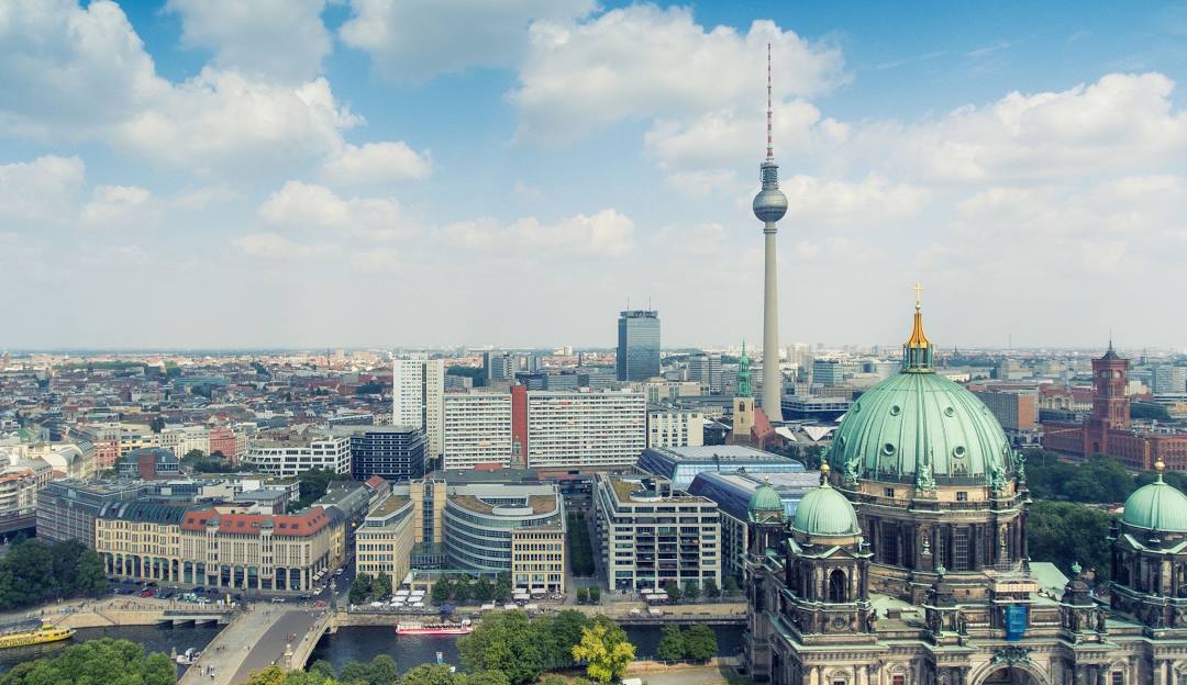 Nhà thờ Berlin Cathedral và tháp Fernsehturm